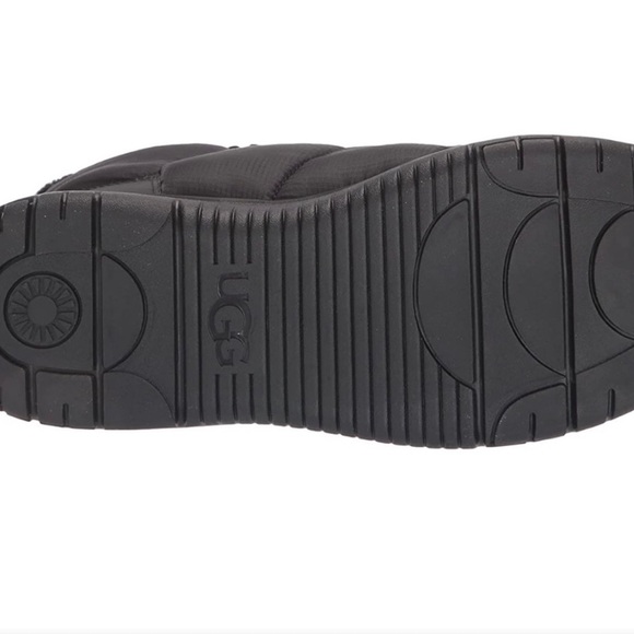 Women’s UGG zip puffy puffer ankle boots! New with tags! Rain boot snow boot - Picture 3 of 7